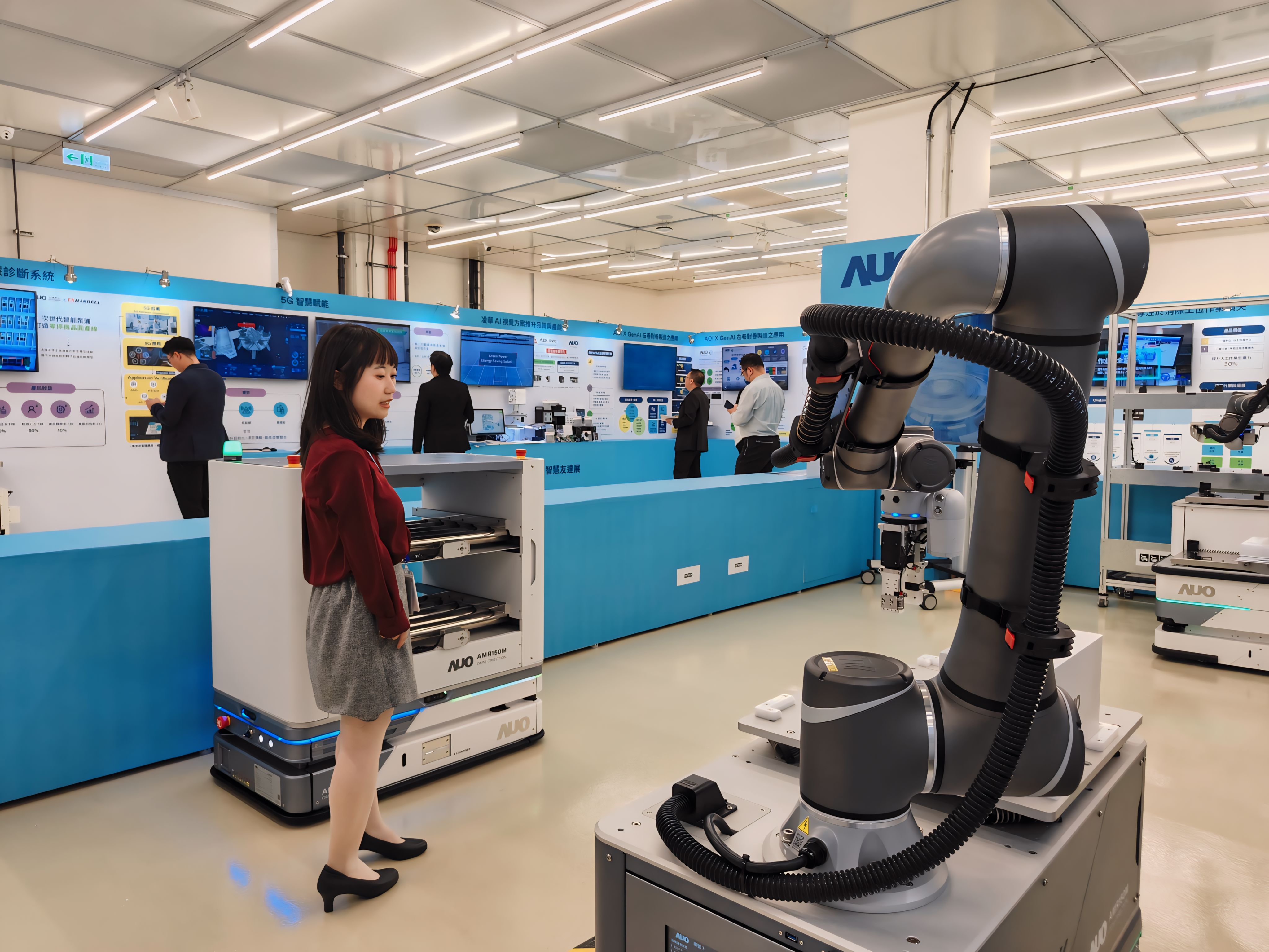 2024智慧友達展邀集生態(tài)圈夥伴共同參展，從數(shù)位應用、淨零減碳到能源發(fā)展，創(chuàng)造全方位永續(xù)商機，攜手生態(tài)圈夥伴邁向永續(xù)未來。