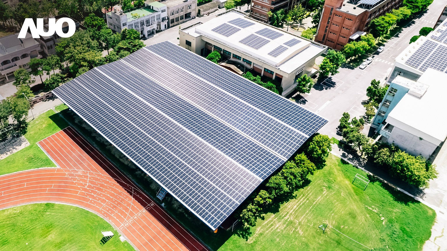 申博太陽(yáng)城SunSteel光電整合型浪板具備快速安裝   、輕量化優(yōu)勢(shì)，可提升15%發(fā)電效能 ，通過(guò)國(guó)際IEC與臺(tái)灣VPC認(rèn)證安全、防漏、耐候標(biāo)準(zhǔn)