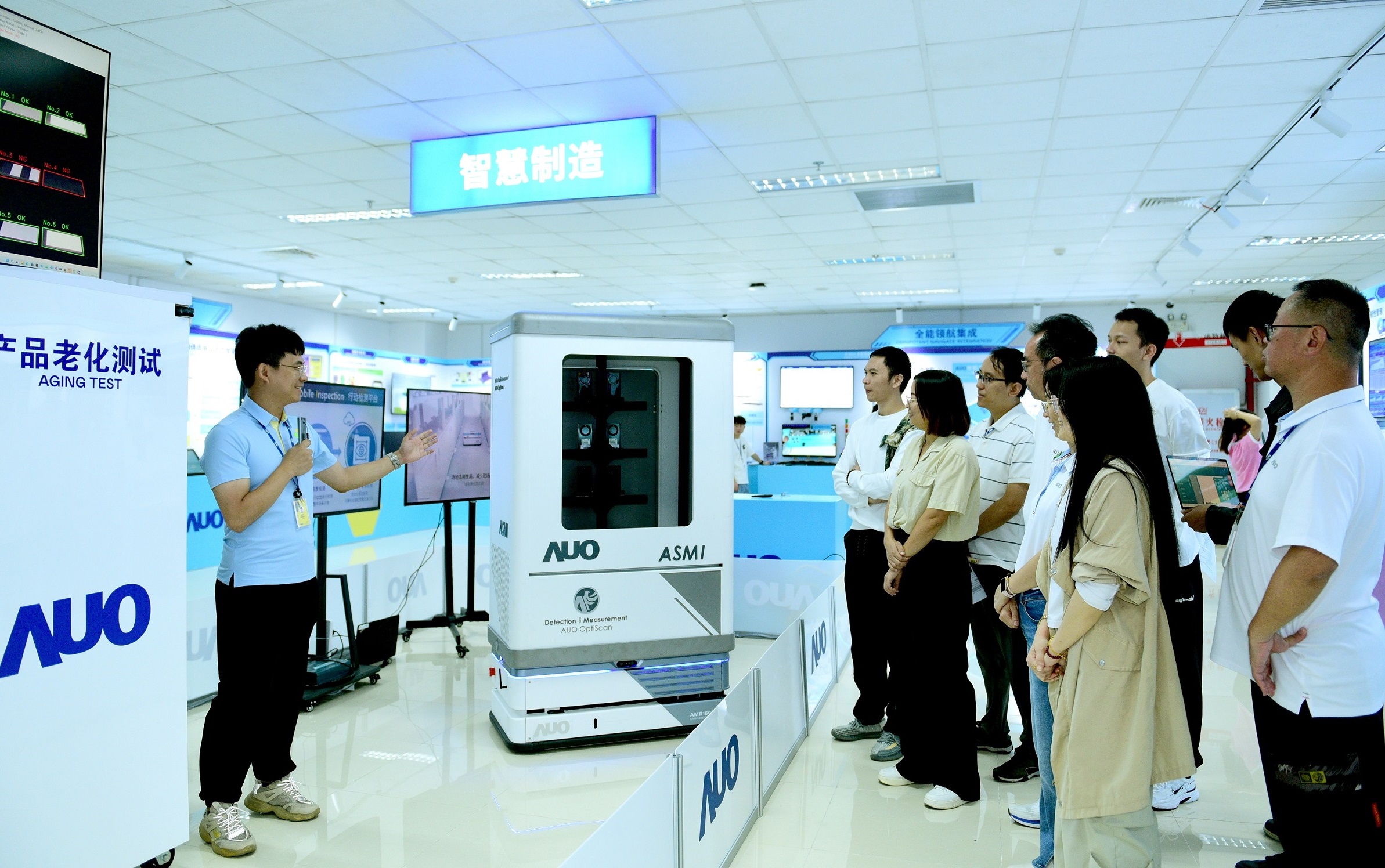 申博太陽城廈門將5G+ABC技術(shù)串聯(lián)生產(chǎn)管理全流程 ，打通研發(fā) 、采購、生管、制程 、設(shè)備  、質(zhì)量等產(chǎn)品全生命周期制造流程，完成數(shù)字化設(shè)計(jì)  、智慧供應(yīng)鏈 、智能座艙 、全流程設(shè)備管理  、數(shù)據(jù)驅(qū)動優(yōu)化  、智慧在線檢測 、智慧品管等自適應(yīng)生產(chǎn)模式升級