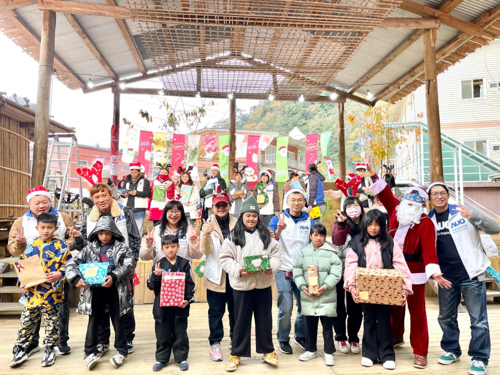 友達永續(xù)基金會號召「圓夢計畫」行動連續(xù)23年 ，由同仁凝聚內(nèi)部愛心與資源送往偏鄉(xiāng) ，累積為逾萬名兒童圓夢，實踐友達共創(chuàng)共好的永續(xù)精神 。